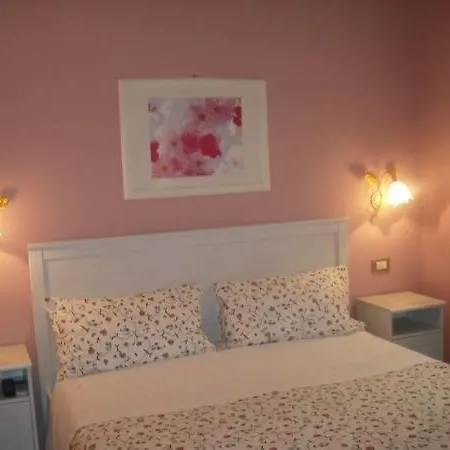 Regina Hotel *
