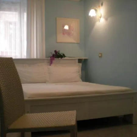 Hotel Regina Rome